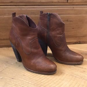FRYE Madeline Cognac Heeled Boot